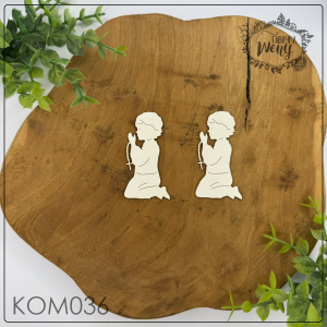 Tekturka -KOM036- klęczący chłopiec - 2 szt - Komunia